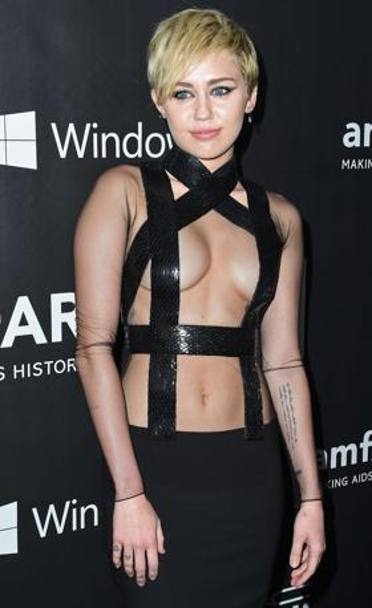 L&#39;ex stellina Disney, Miley Cyrus, sceglie  uno stile  fetish. (Afp)